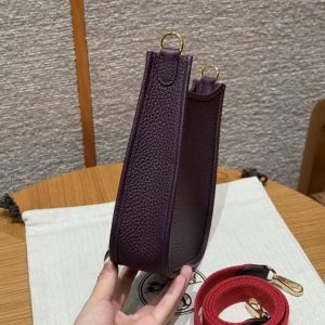 Hermes Evelyne 16 CM Bag Handmade In Taurillon Clemence Leather Gold Hardware N5 Cassis - Image 16