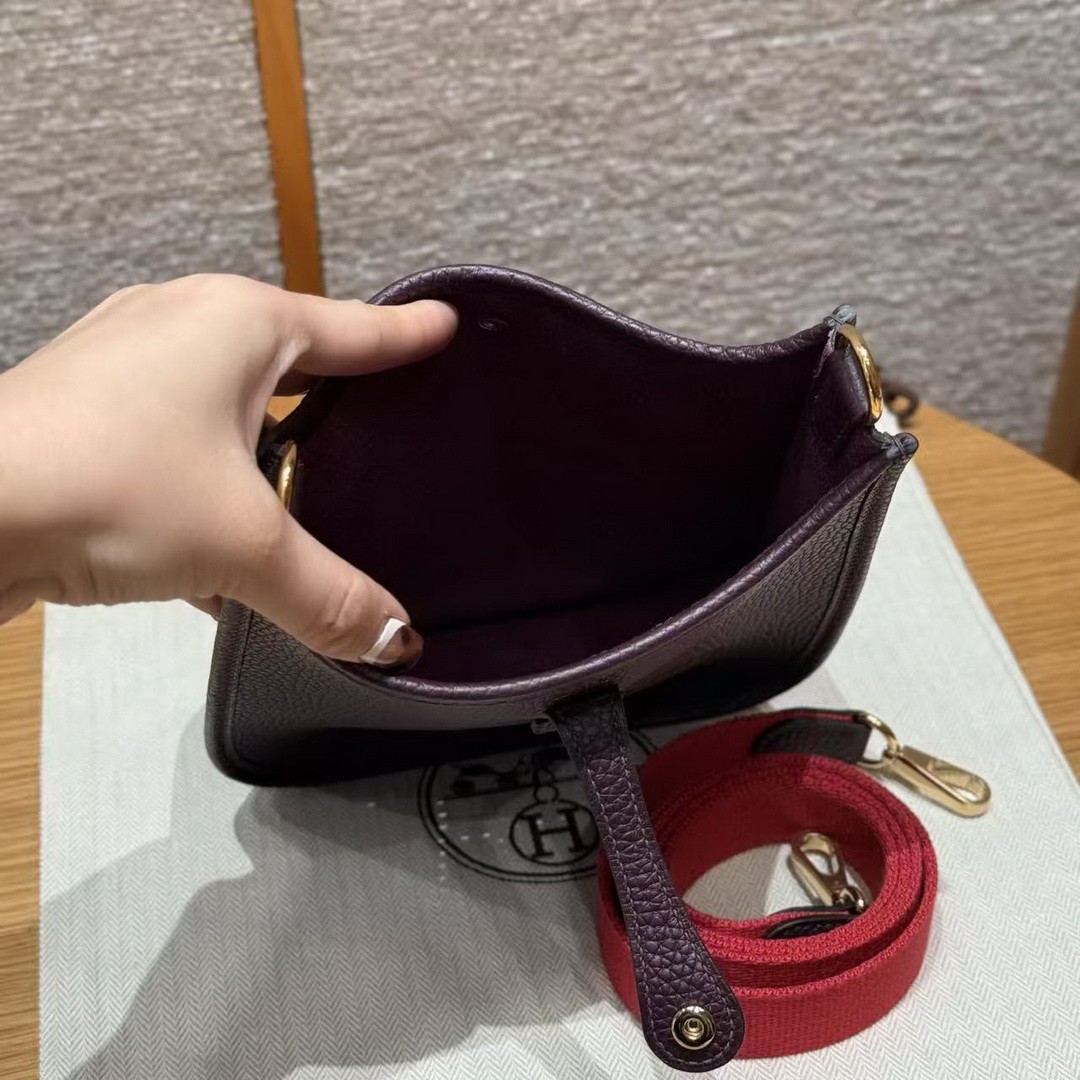 Hermes Evelyne 16 CM Bag Handmade In Taurillon Clemence Leather Gold Hardware N5 Cassis - Image 14