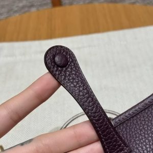 Hermes Evelyne 16 CM Bag Handmade In Taurillon Clemence Leather Gold Hardware N5 Cassis - Image 11