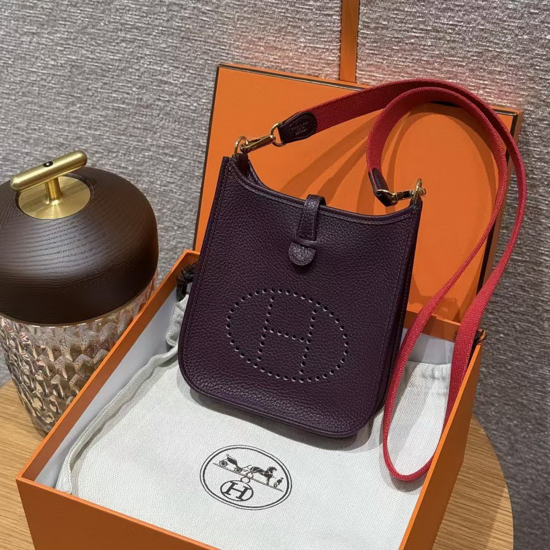 Hermes Evelyne 16 CM Bag Handmade In Taurillon Clemence Leather Gold Hardware N5 Cassis - Image 10