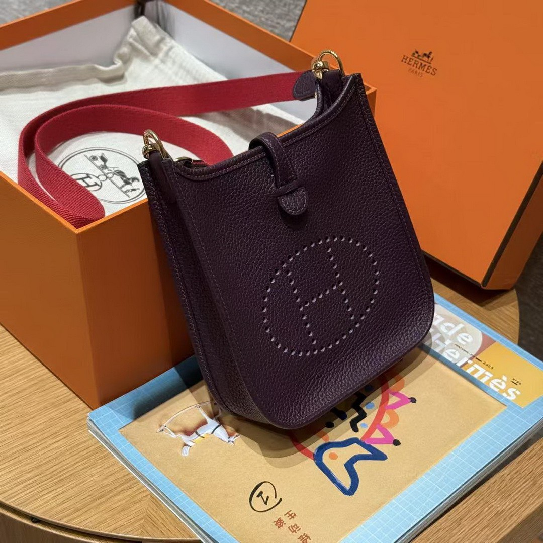 Hermes Evelyne 16 CM Bag Handmade In Taurillon Clemence Leather Gold Hardware N5 Cassis - Image 9