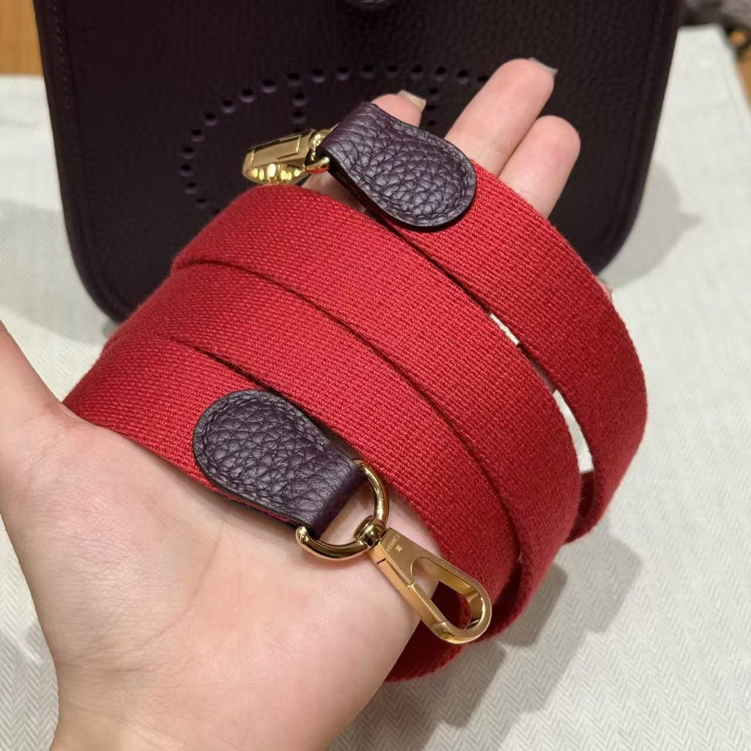 Hermes Evelyne 16 CM Bag Handmade In Taurillon Clemence Leather Gold Hardware N5 Cassis - Image 8