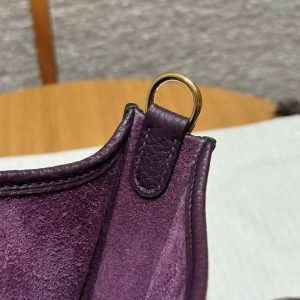 Hermes Evelyne 16 CM Bag Handmade In Taurillon Clemence Leather Gold Hardware N5 Cassis - Image 4