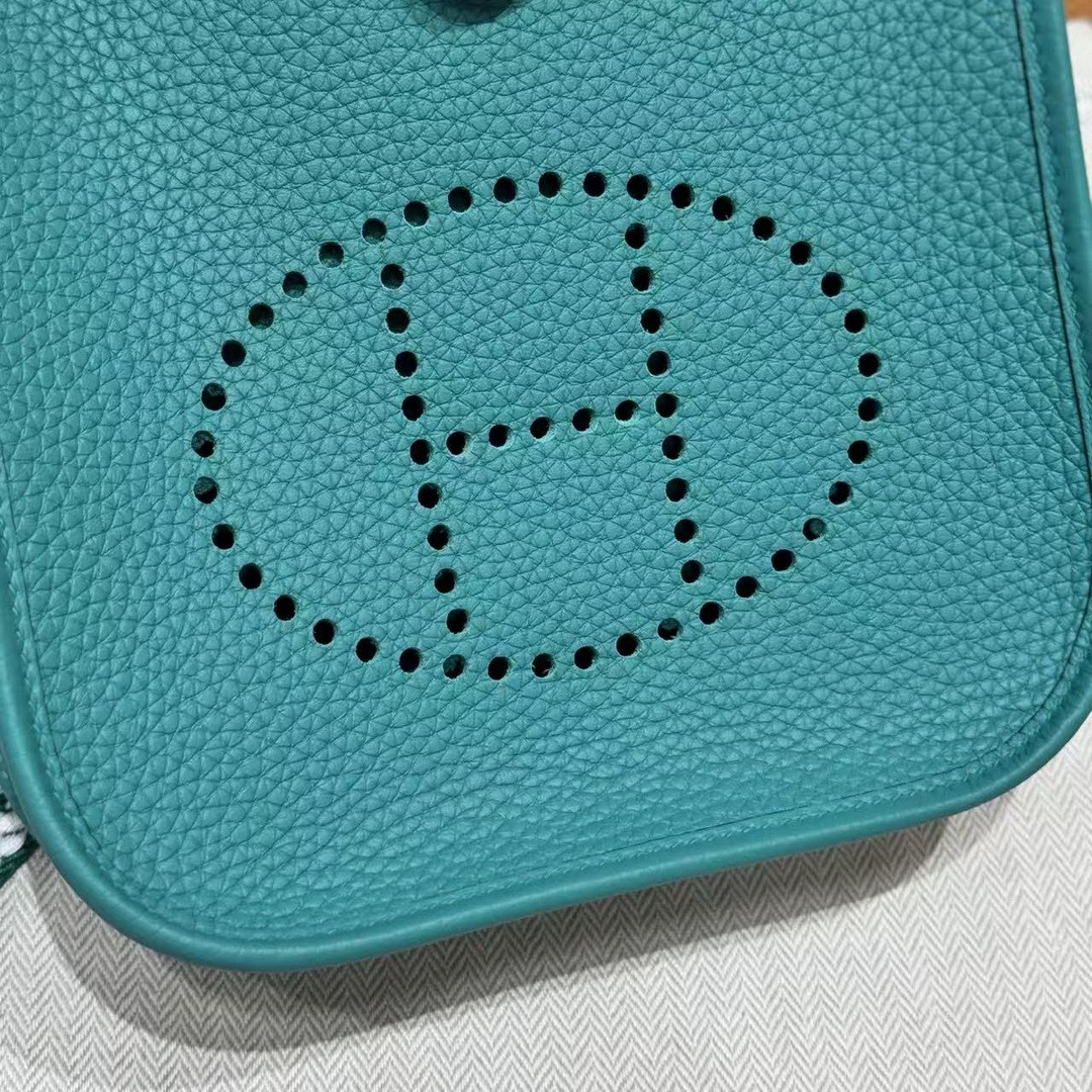 Hermes Evelyne 16 CM Bag Handmade In Taurillon Clemence Leather Silver Hardware U1 Vert Verone - Image 11