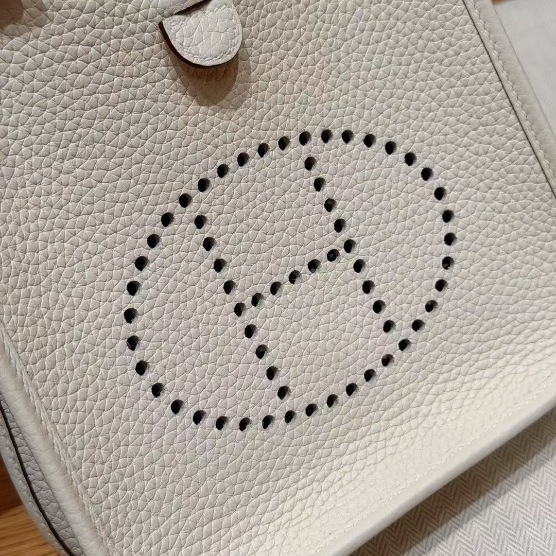 Hermes Evelyne 16 CM Bag Handmade In Taurillon Clemence Leather Gold Hardware l2 Nata - Image 13