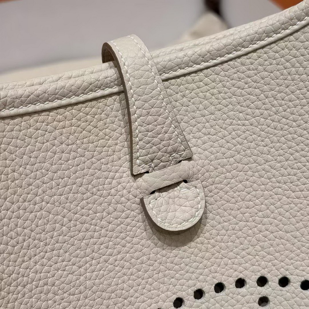 Hermes Evelyne 23 CM Bag Handmade In Taurillon Clemence Leather Gold Hardware 10 Craie - Image 2