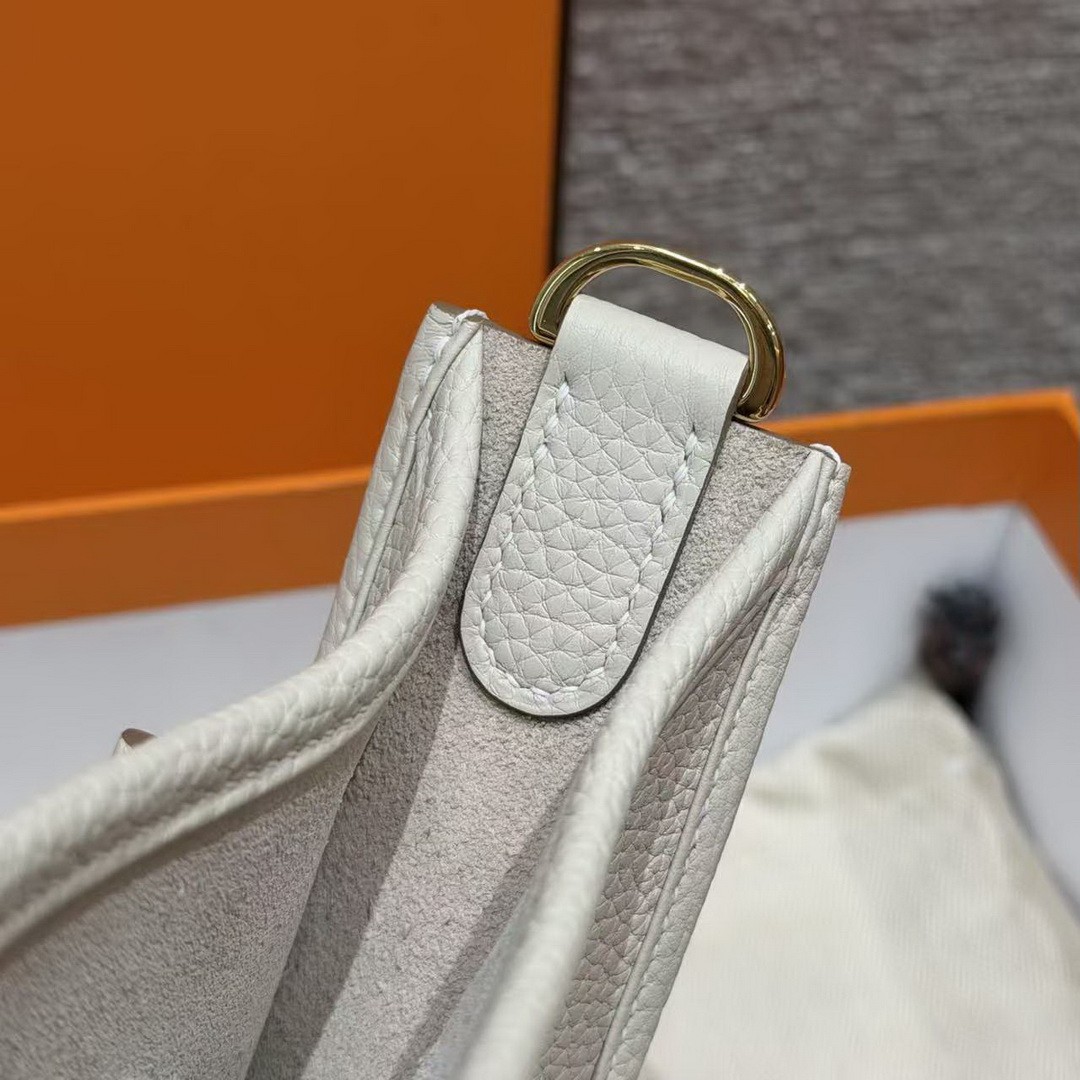 Hermes Evelyne 23 CM Bag Handmade In Taurillon Clemence Leather Gold Hardware 10 Craie - Image 15