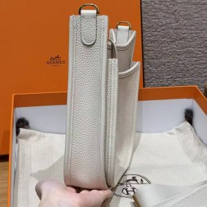 Hermes Evelyne 23 CM Bag Handmade In Taurillon Clemence Leather Gold Hardware 10 Craie - Image 9