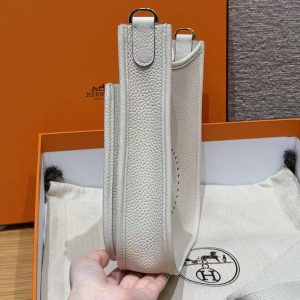 Hermes Evelyne 23 CM Bag Handmade In Taurillon Clemence Leather Gold Hardware 10 Craie - Image 8