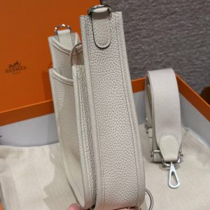 Hermes Evelyne 23 CM Bag Handmade In Taurillon Clemence Leather Silver Hardware 10 Craie - Image 14