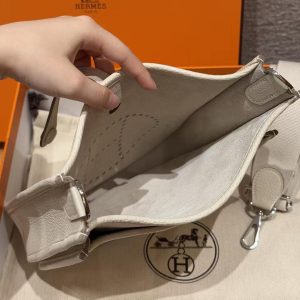 Hermes Evelyne 23 CM Bag Handmade In Taurillon Clemence Leather Silver Hardware 10 Craie - Image 11