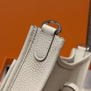 Hermes Evelyne 23 CM Bag Handmade In Taurillon Clemence Leather Silver Hardware 10 Craie - Image 5