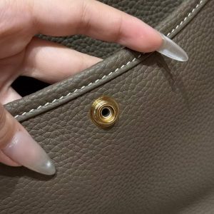 Hermes Evelyne 23 CM Bag Handmade In Taurillon Clemence Leather Gold Hardware 18 Etoupe - Image 12