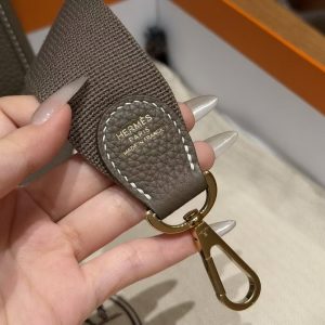 Hermes Evelyne 23 CM Bag Handmade In Taurillon Clemence Leather Gold Hardware 18 Etoupe - Image 5