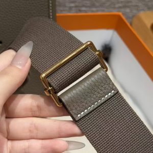 Hermes Evelyne 23 CM Bag Handmade In Taurillon Clemence Leather Gold Hardware 18 Etoupe - Image 4