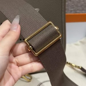 Hermes Evelyne 23 CM Bag Handmade In Taurillon Clemence Leather Gold Hardware 18 Etoupe - Image 3