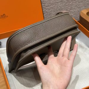 Hermes Evelyne 23 CM Bag Handmade In Taurillon Clemence Leather Silver Hardware 18 Etoupe - Image 14