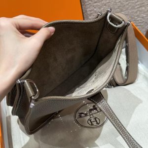Hermes Evelyne 23 CM Bag Handmade In Taurillon Clemence Leather Silver Hardware 18 Etoupe - Image 12