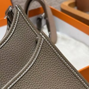 Hermes Evelyne 23 CM Bag Handmade In Taurillon Clemence Leather Silver Hardware 18 Etoupe - Image 6