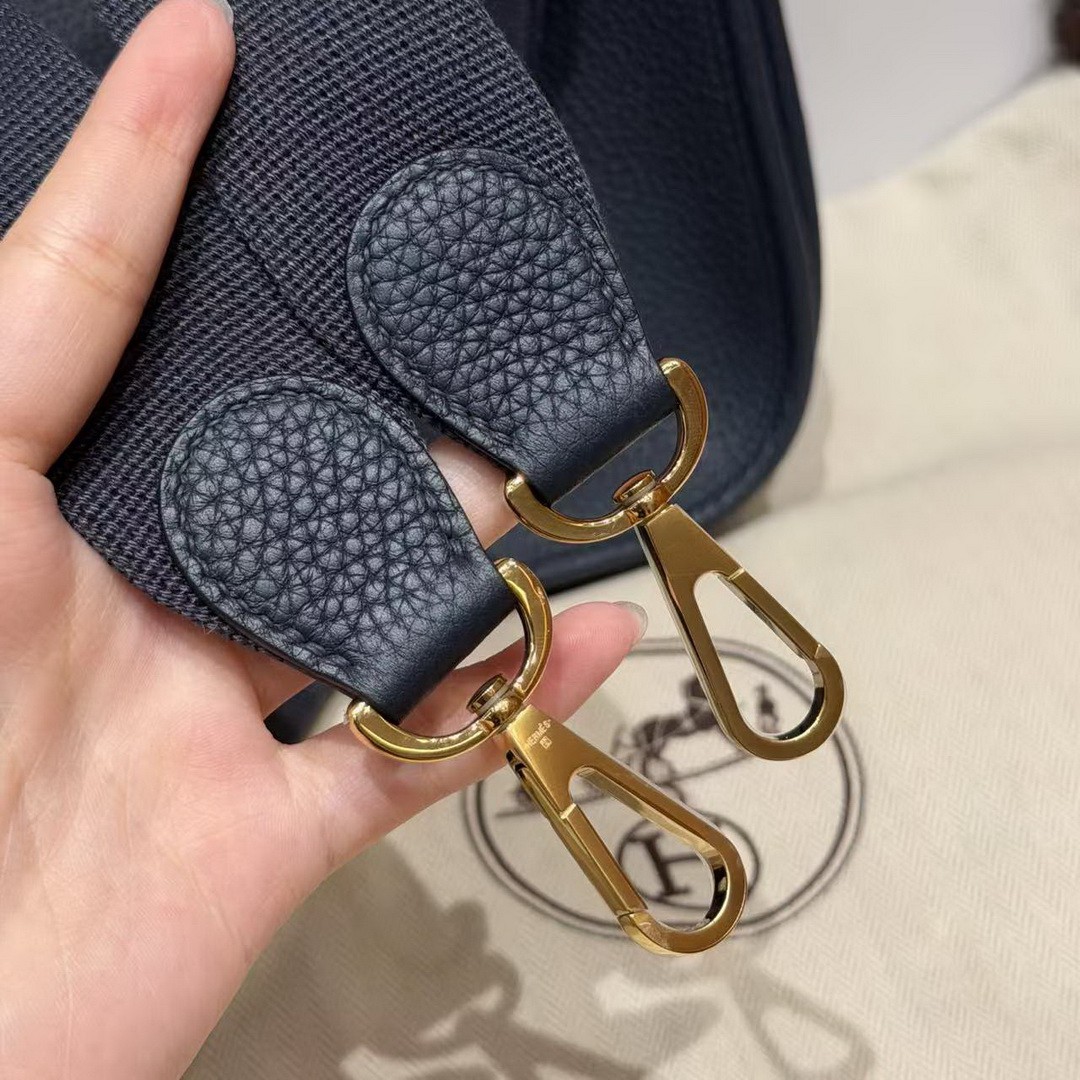 Hermes Evelyne 23 CM Bag Handmade In Taurillon Clemence Leather Gold Hardware 2Z Blue Niut - Image 4
