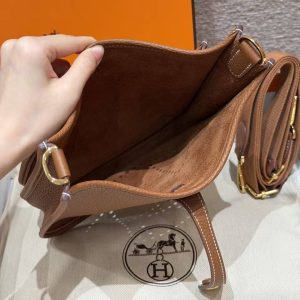 Hermes Evelyne 23 CM Bag Handmade In Taurillon Clemence Leather Gold Hardware 37 Gold - Image 14