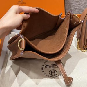 Hermes Evelyne 23 CM Bag Handmade In Taurillon Clemence Leather Gold Hardware 37 Gold - Image 13