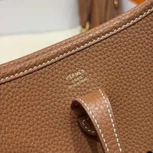 Hermes Evelyne 23 CM Bag Handmade In Taurillon Clemence Leather Gold Hardware 37 Gold - Image 12