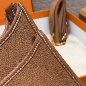 Hermes Evelyne 23 CM Bag Handmade In Taurillon Clemence Leather Gold Hardware 37 Gold - Image 8