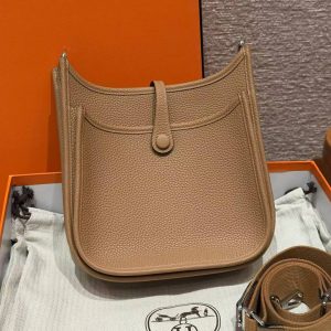 Hermes Evelyne 23 CM Bag Handmade In Taurillon Clemence Leather Silver Hardware 4B Biscuit - Image 2