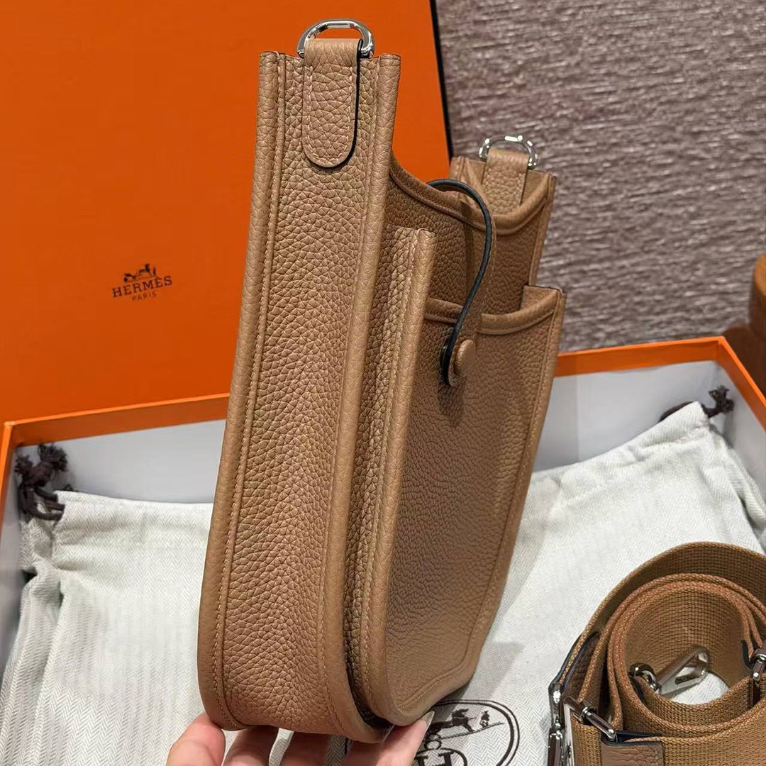 Hermes Evelyne 23 CM Bag Handmade In Taurillon Clemence Leather Silver Hardware 4B Biscuit - Image 21