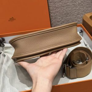 Hermes Evelyne 23 CM Bag Handmade In Taurillon Clemence Leather Silver Hardware 4B Biscuit - Image 20