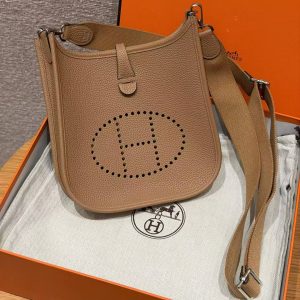 Hermes Evelyne 23 CM Bag Handmade In Taurillon Clemence Leather Silver Hardware 4B Biscuit - Image 15