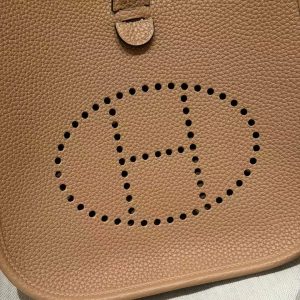 Hermes Evelyne 23 CM Bag Handmade In Taurillon Clemence Leather Silver Hardware 4B Biscuit - Image 13