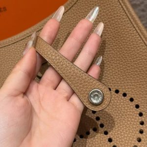 Hermes Evelyne 23 CM Bag Handmade In Taurillon Clemence Leather Silver Hardware 4B Biscuit - Image 11