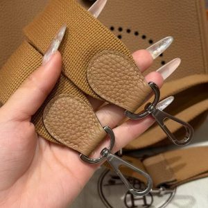 Hermes Evelyne 23 CM Bag Handmade In Taurillon Clemence Leather Silver Hardware 4B Biscuit - Image 3
