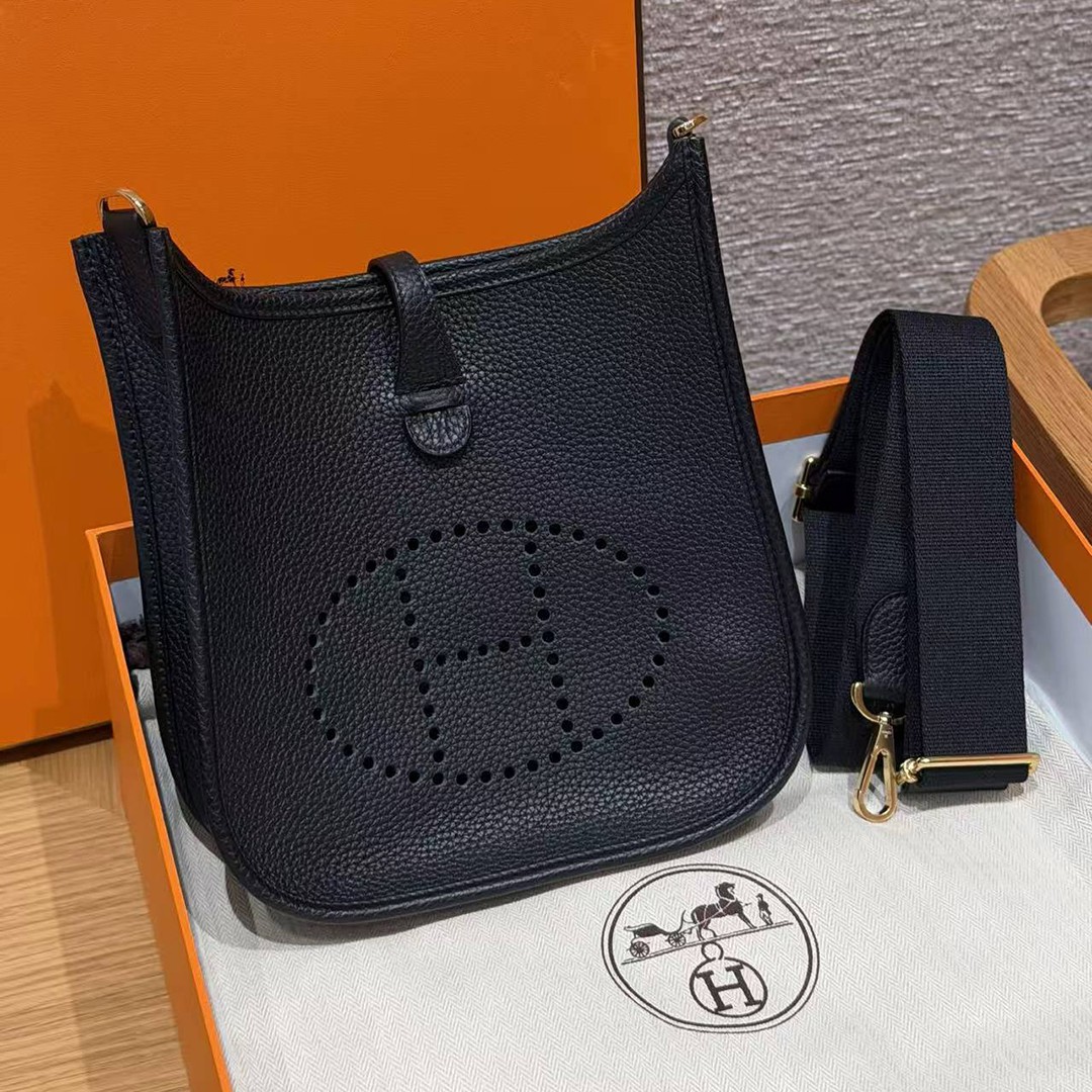 Hermes Evelyne 23 CM Bag Handmade In Taurillon Clemence Leather Gold Hardware 89 Noir