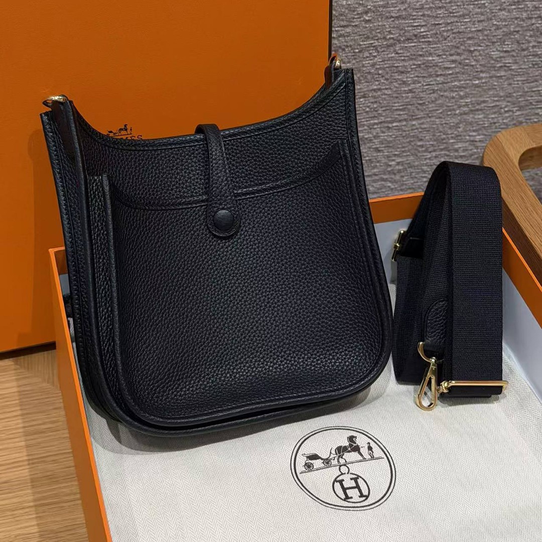 Hermes Evelyne 23 CM Bag Handmade In Taurillon Clemence Leather Gold Hardware 89 Noir - Image 2