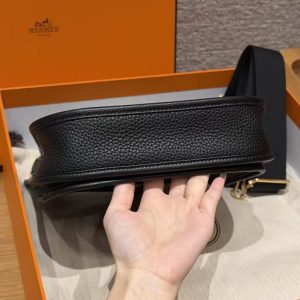 Hermes Evelyne 23 CM Bag Handmade In Taurillon Clemence Leather Gold Hardware 89 Noir - Image 17