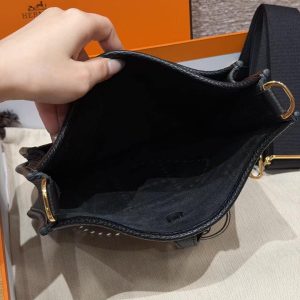 Hermes Evelyne 23 CM Bag Handmade In Taurillon Clemence Leather Gold Hardware 89 Noir - Image 16
