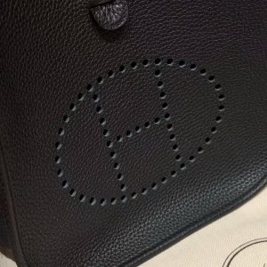 Hermes Evelyne 23 CM Bag Handmade In Taurillon Clemence Leather Gold Hardware 89 Noir - Image 13
