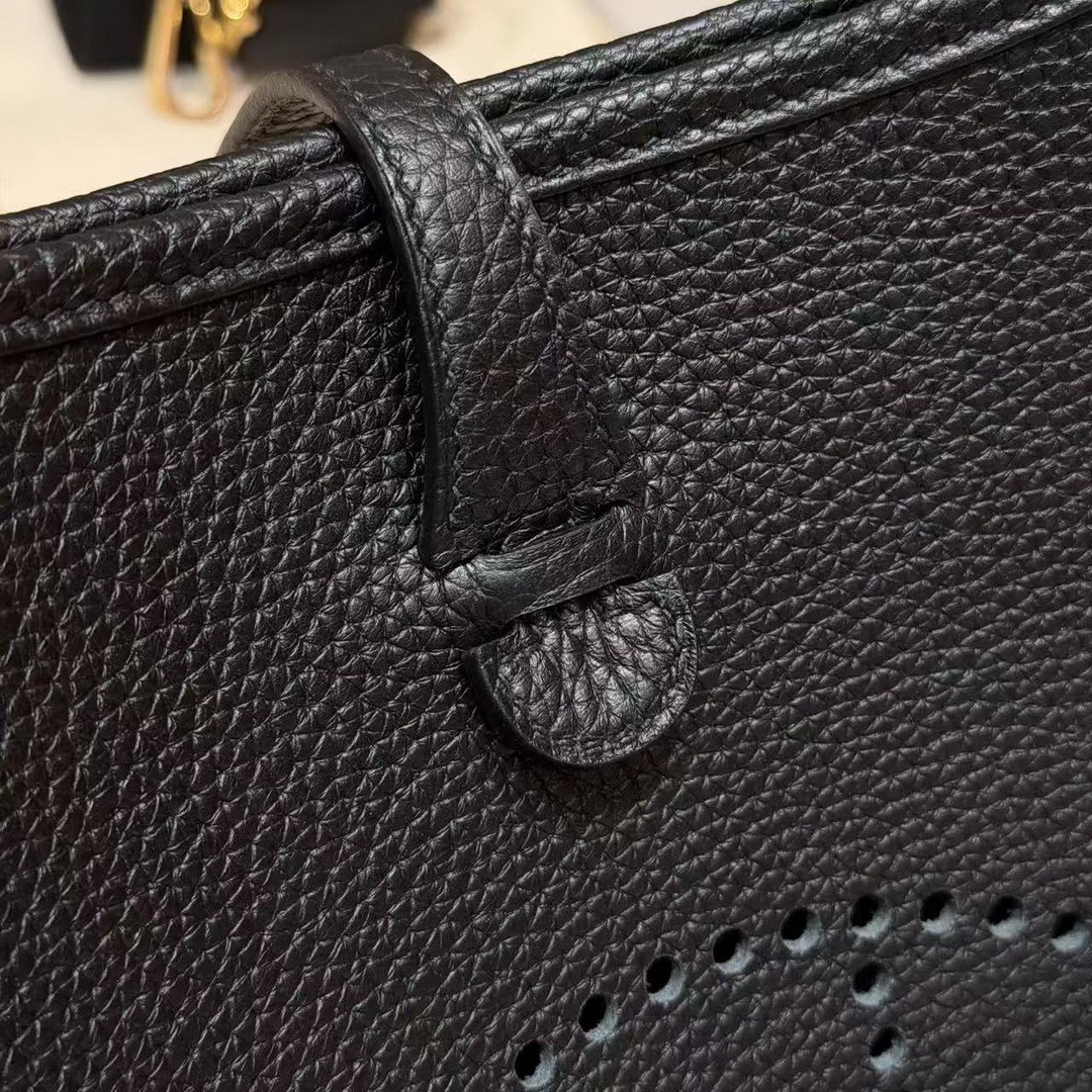 Hermes Evelyne 23 CM Bag Handmade In Taurillon Clemence Leather Gold Hardware 89 Noir - Image 12