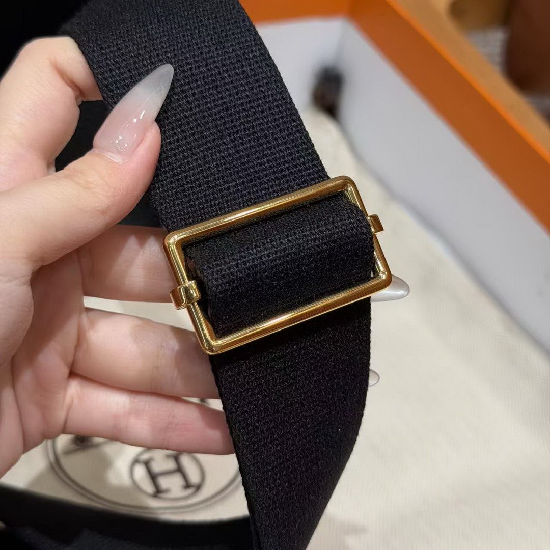 Hermes Evelyne 23 CM Bag Handmade In Taurillon Clemence Leather Gold Hardware 89 Noir - Image 3