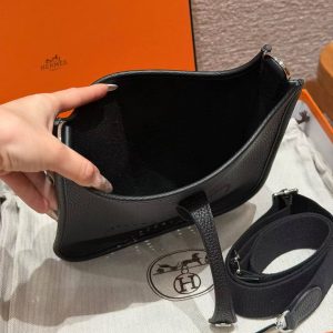Hermes Evelyne 23 CM Bag Handmade In Taurillon Clemence Leather Silver Hardware 89 Noir - Image 14