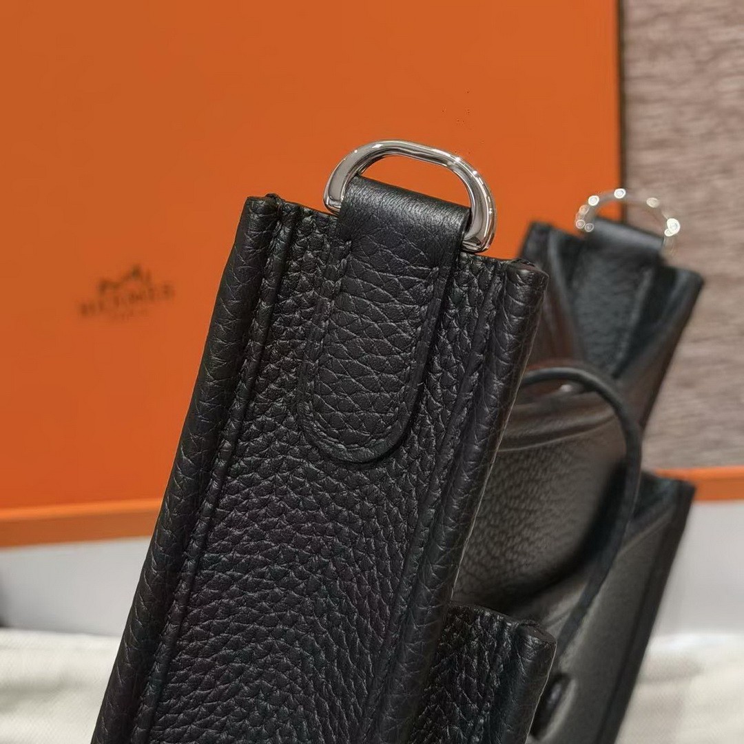Hermes Evelyne 23 CM Bag Handmade In Taurillon Clemence Leather Silver Hardware 89 Noir - Image 11