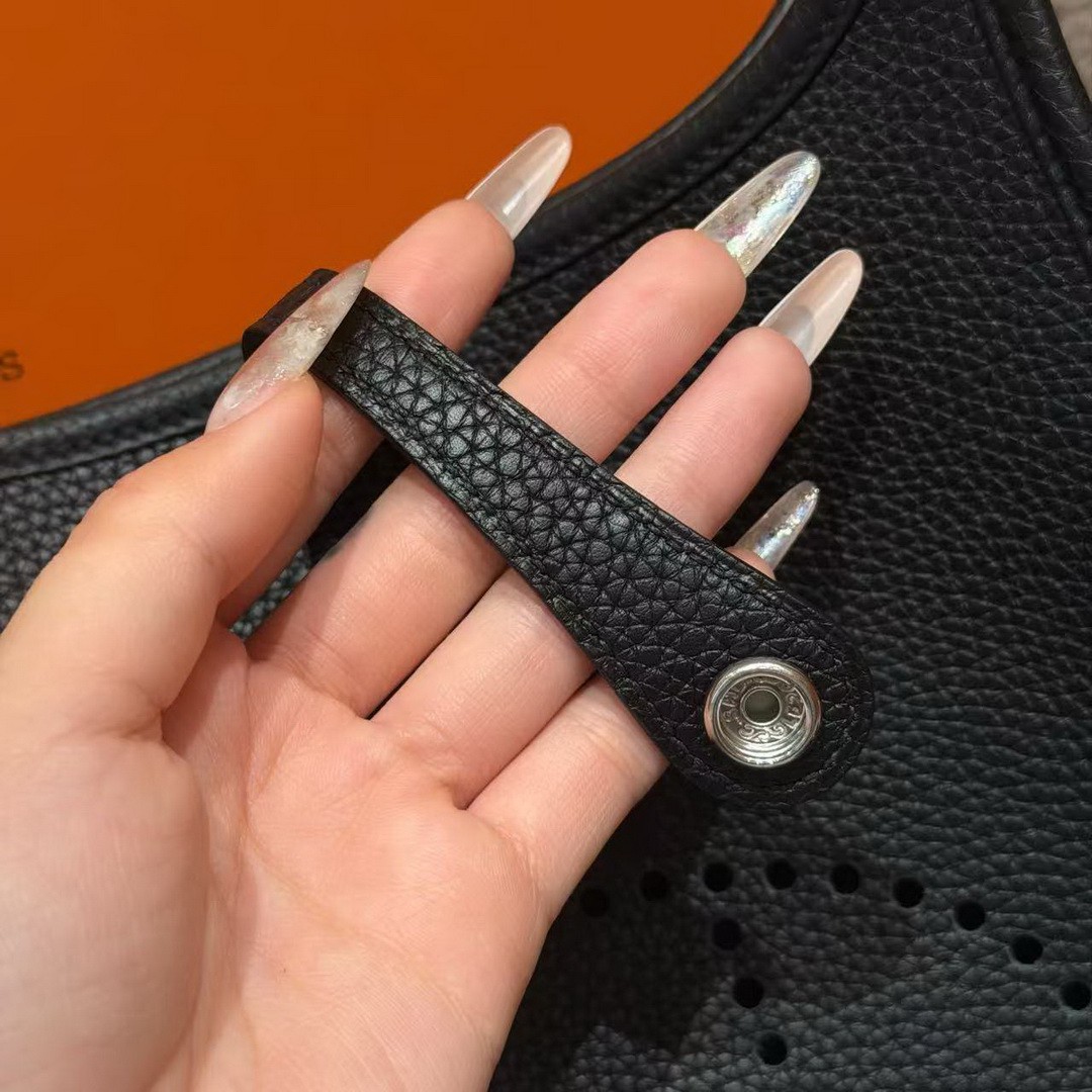 Hermes Evelyne 23 CM Bag Handmade In Taurillon Clemence Leather Silver Hardware 89 Noir - Image 10