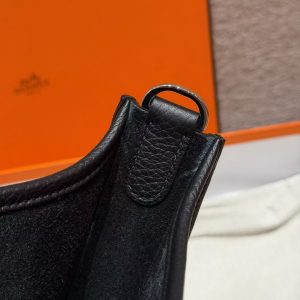 Hermes Evelyne 23 CM Bag Handmade In Taurillon Clemence Leather Silver Hardware 89 Noir - Image 8