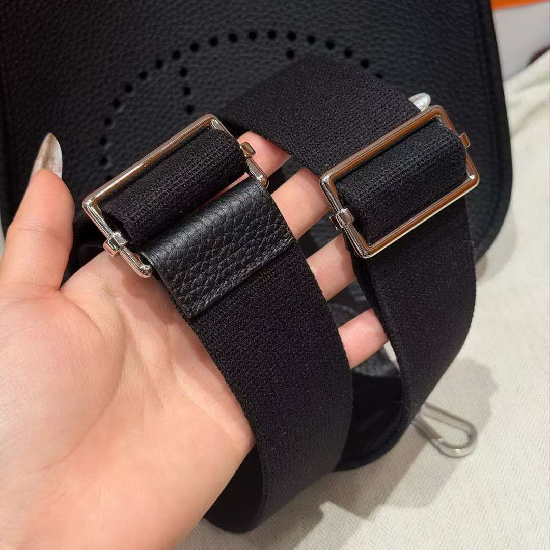 Hermes Evelyne 23 CM Bag Handmade In Taurillon Clemence Leather Silver Hardware 89 Noir - Image 5