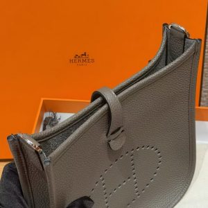 Hermes Evelyne 23 CM Bag Handmade In Taurillon Clemence Leather Silver Hardware 8F Etain - Image 13