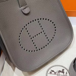 Hermes Evelyne 23 CM Bag Handmade In Taurillon Clemence Leather Silver Hardware 8F Etain - Image 12