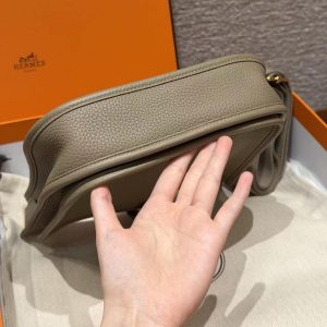 Hermes Evelyne 23 CM Bag Handmade In Taurillon Clemence Leather Gold Hardware 8Q Beige Marfa - Image 15